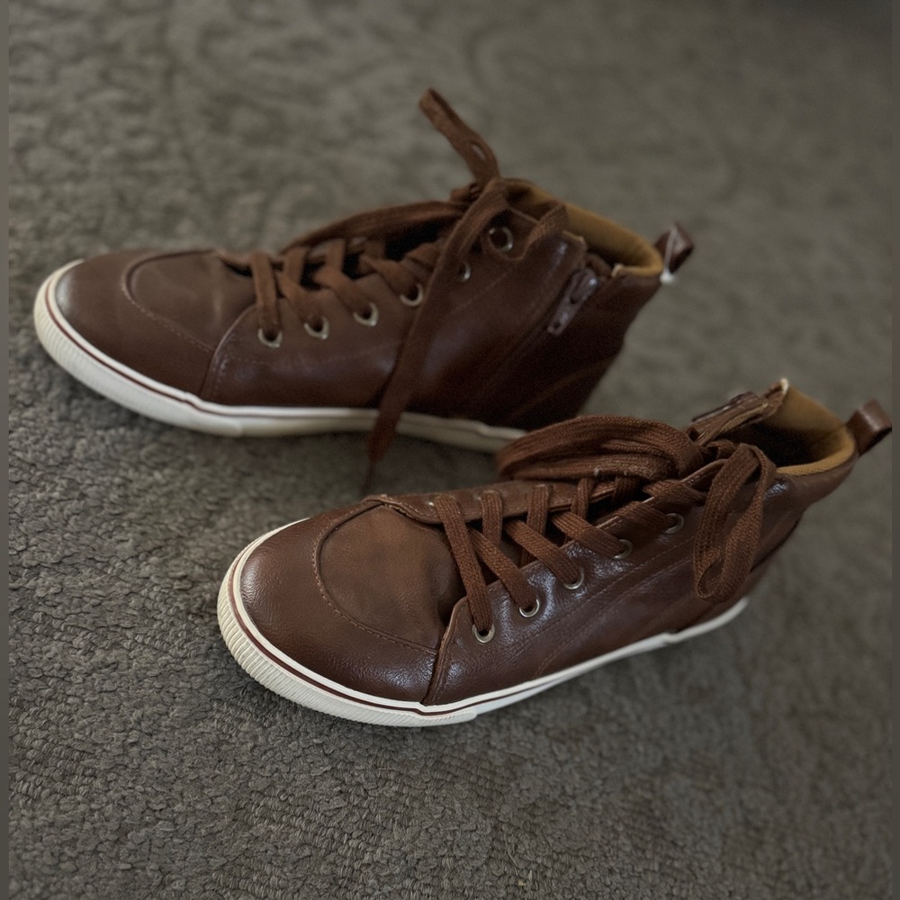 Cat & Jack Youth Like New Dress Sneakers